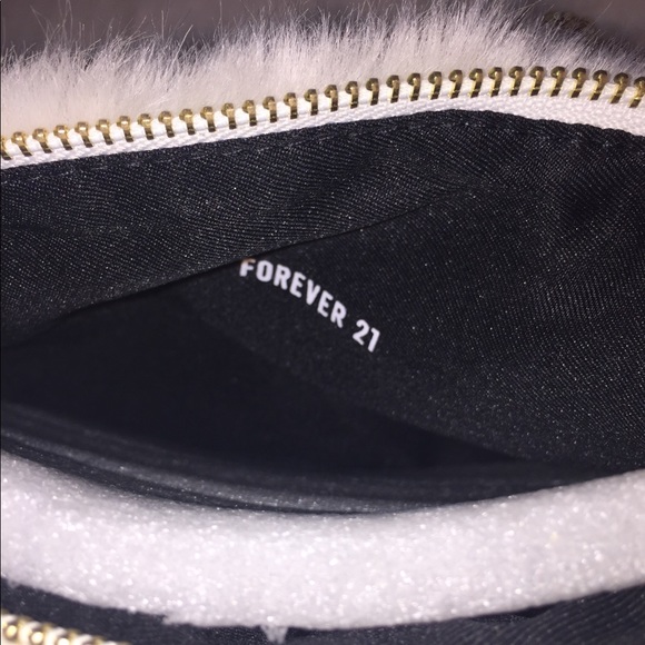 *SOLD* Forever 21 Chain Strap ‘Fur’ Purse - Picture 3 of 3